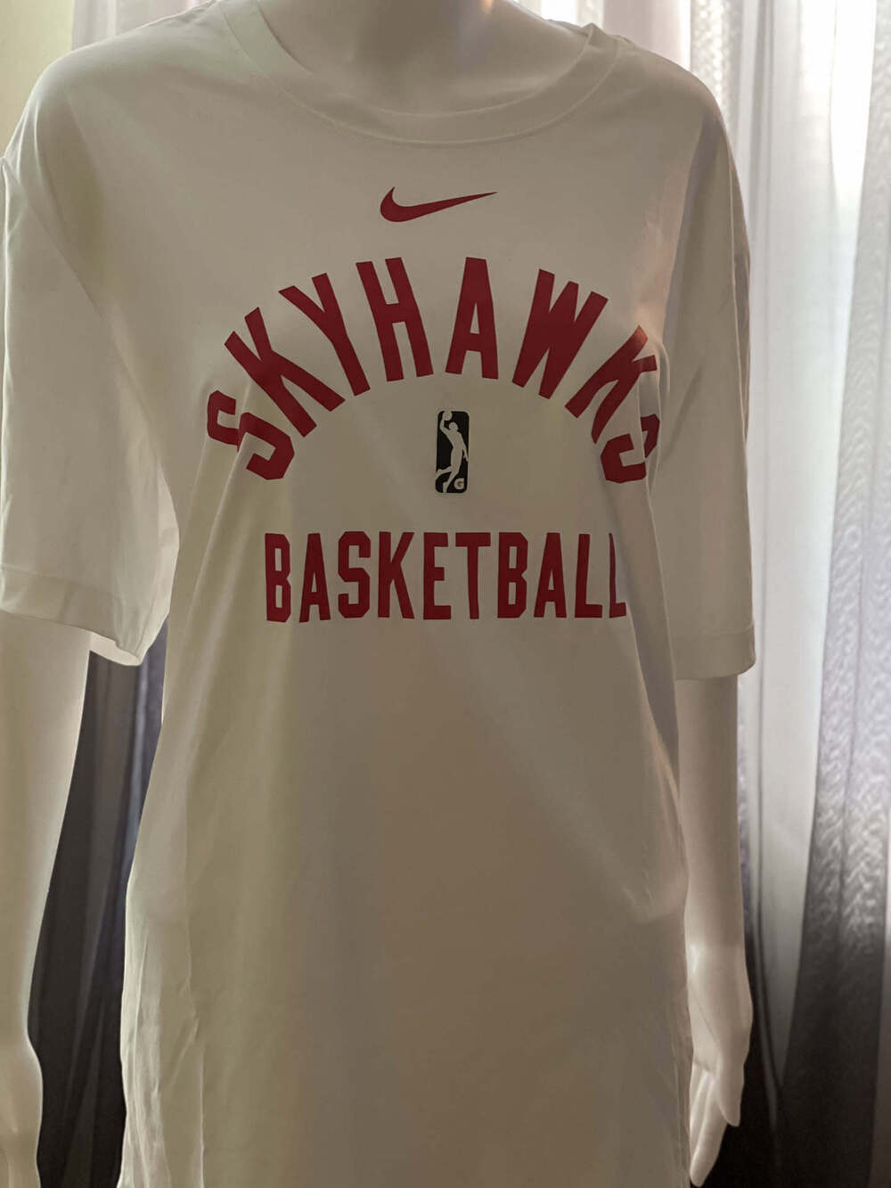 Nike Mens Skyhawks Basketball Graphic T-Shirt White Red Size XL NWT